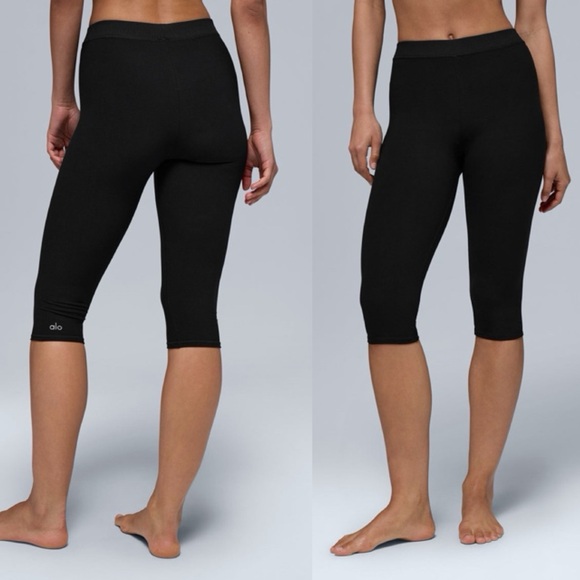 Alo Yoga Alosoft High Waist Iconic 90’s Capri - Picture 4 of 11